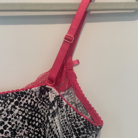 Snakeskin Pattern Lingerie - Picture 9 of 10